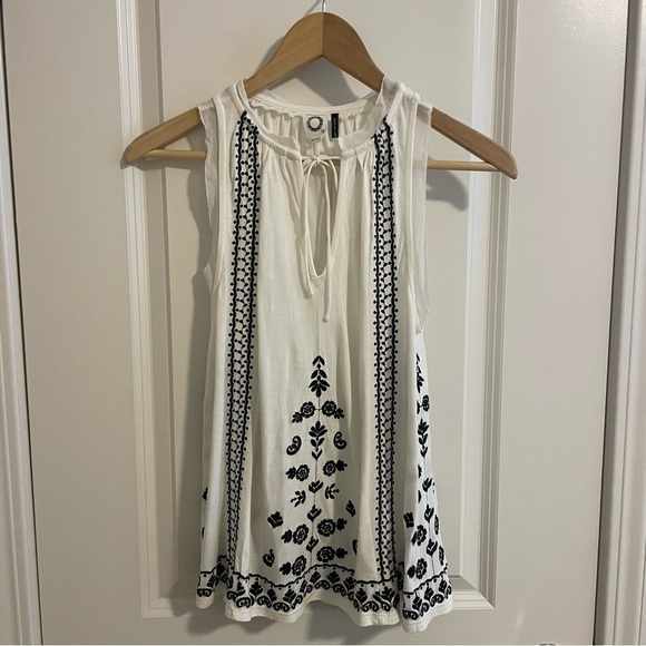 NWT Anthropologie Akemi+Kin Embroidered Sleeveless Top Antique White & Black XS - Picture 4 of 13